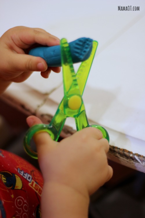 How to teach your toddler to use scissors